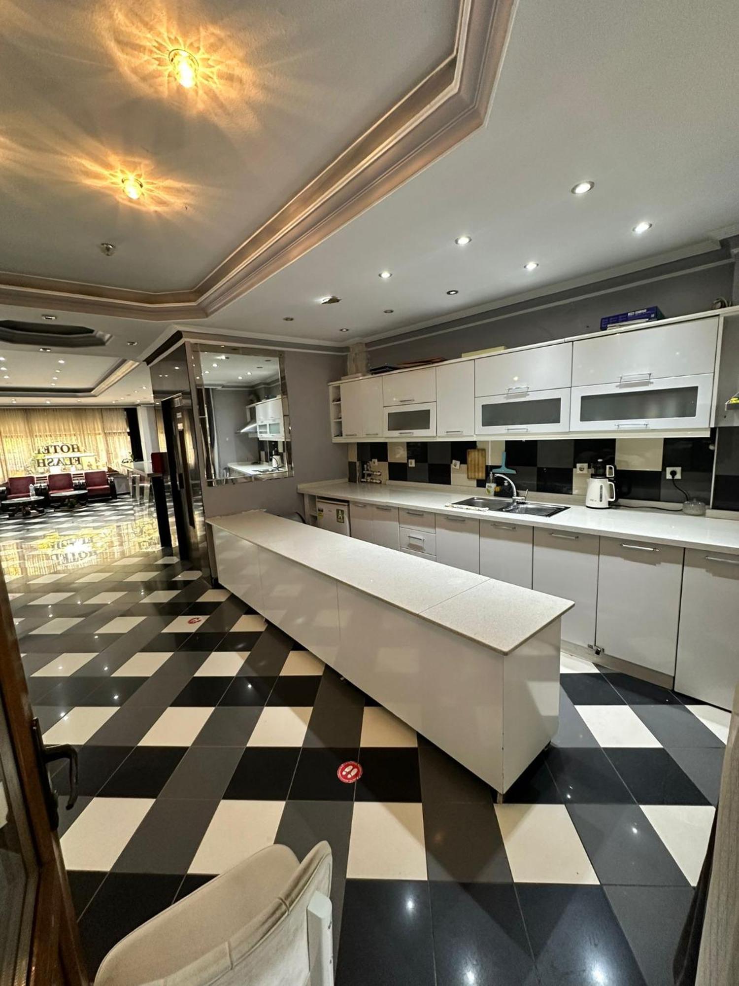 Hotel Flash Suite Истанбул Екстериор снимка